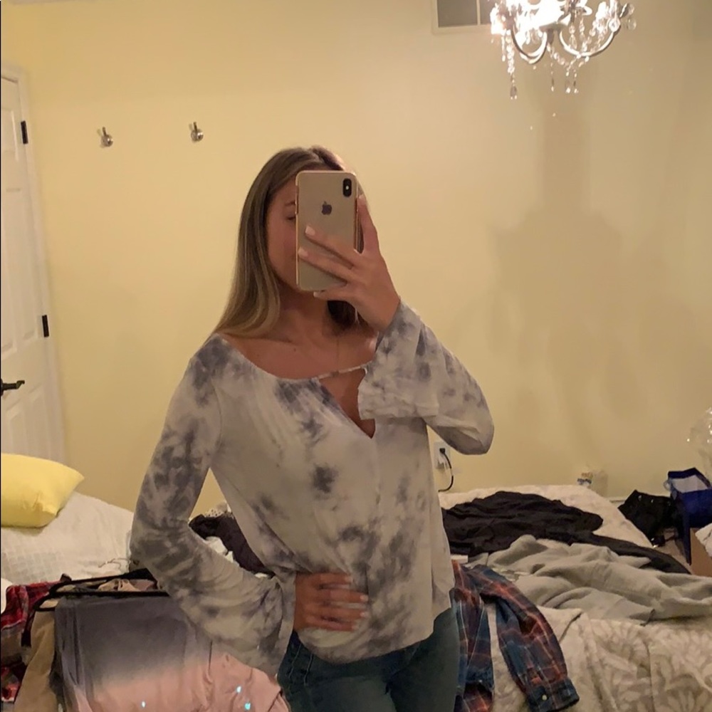 flowey tie-dye long sleeve